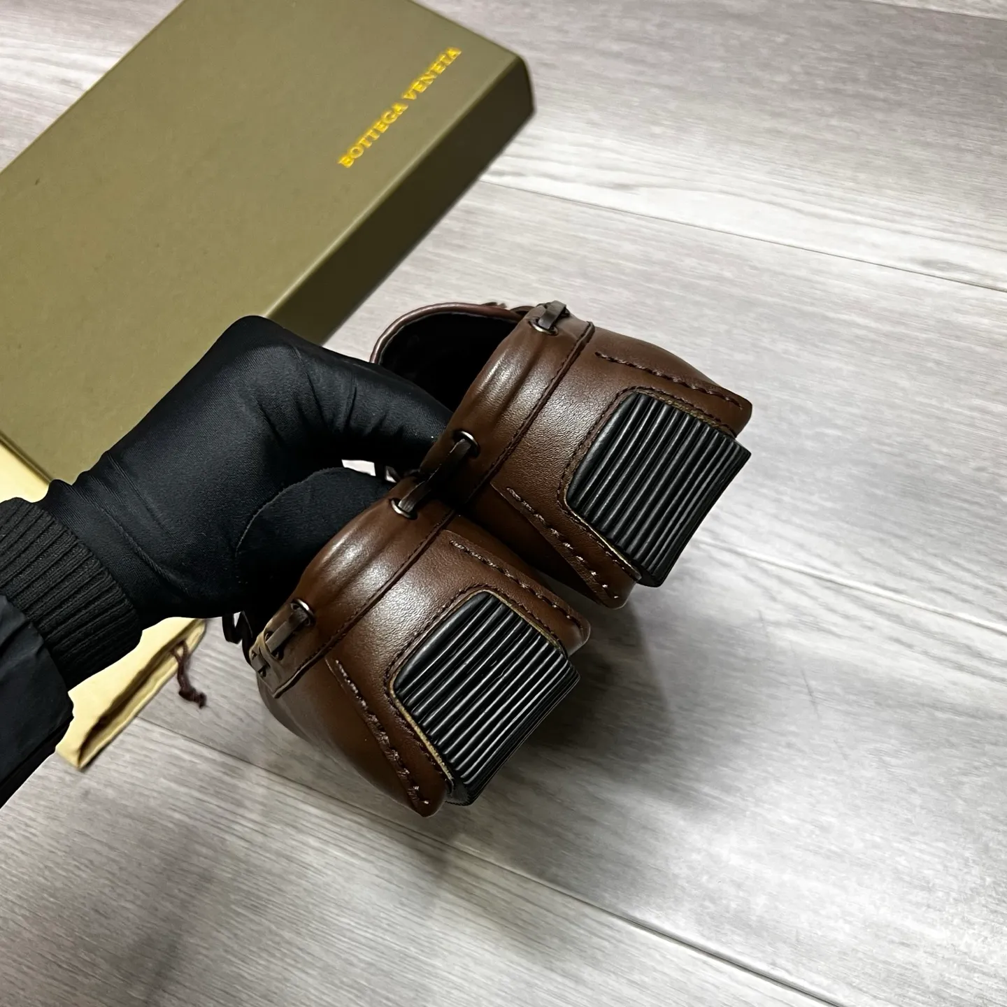 Factory price 480 BV〰️Purely handmade classic men's beanie shoes👉👉driving shoes, slip-on shoes, woven with cowhide imported from Italy, 💕water-dyed cowhide lining, 🔊original outsole, waterproof platform design, comfortable on the feet. A good choice for traveling and driving, two colors available, code number: 38-44, (45 can be customized)